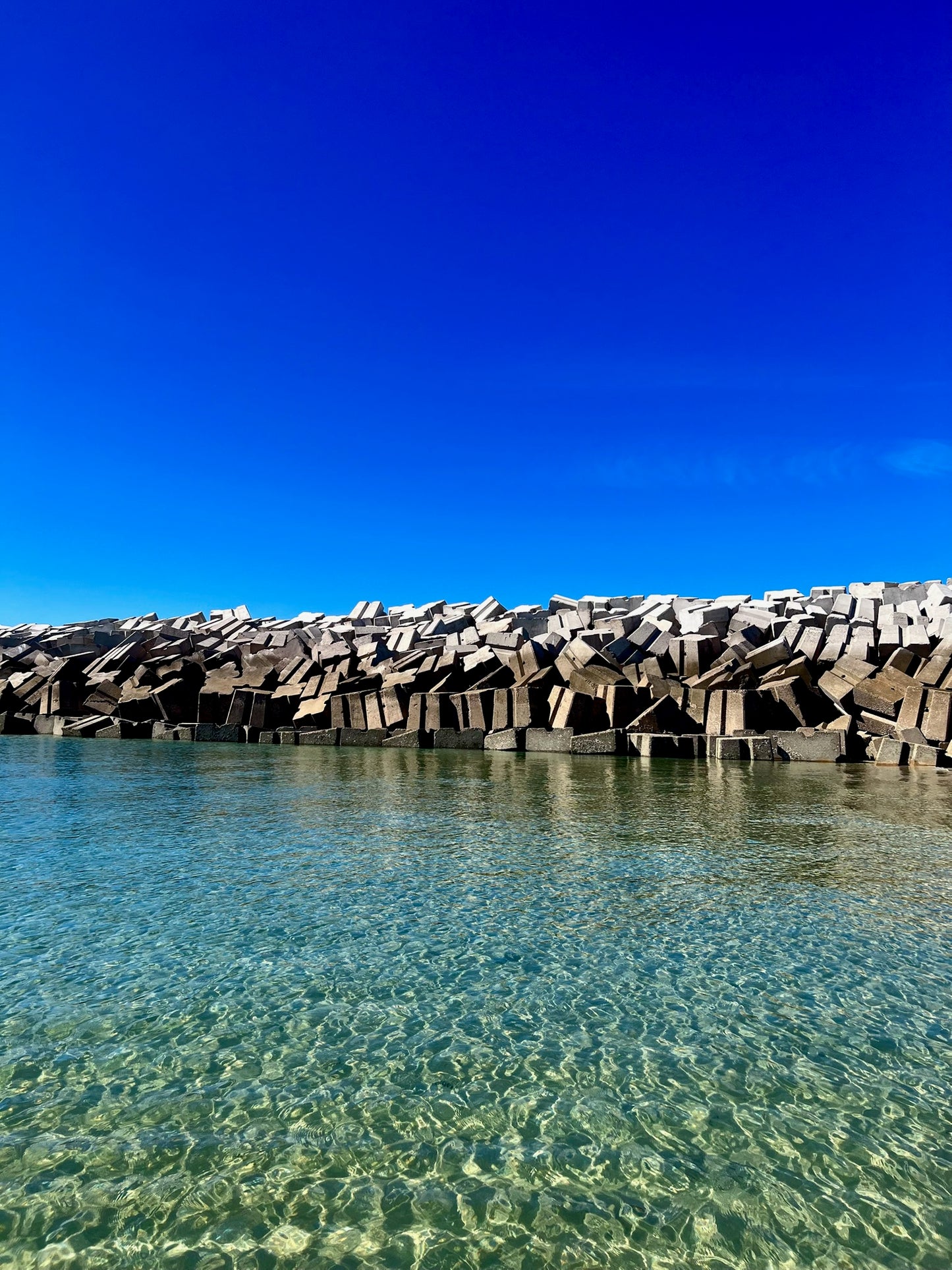 Crystal Water Breakwater Wall Art – Glossy Metal Photo Print | Turquoise Coastal Sea Wall Décor
