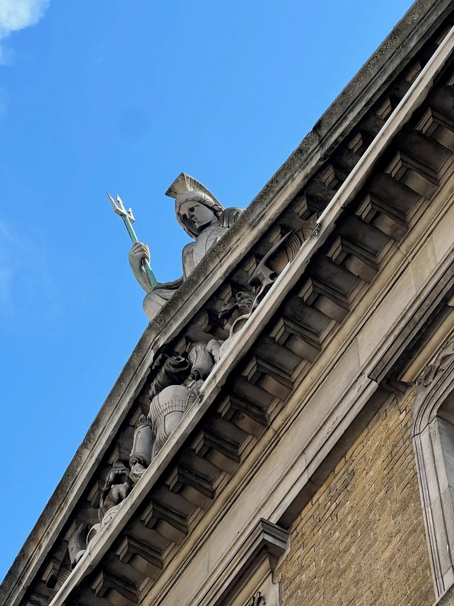 London Britannia Statue Wall Art – Glossy Metal Photo Print | Neoclassical Architecture Décor